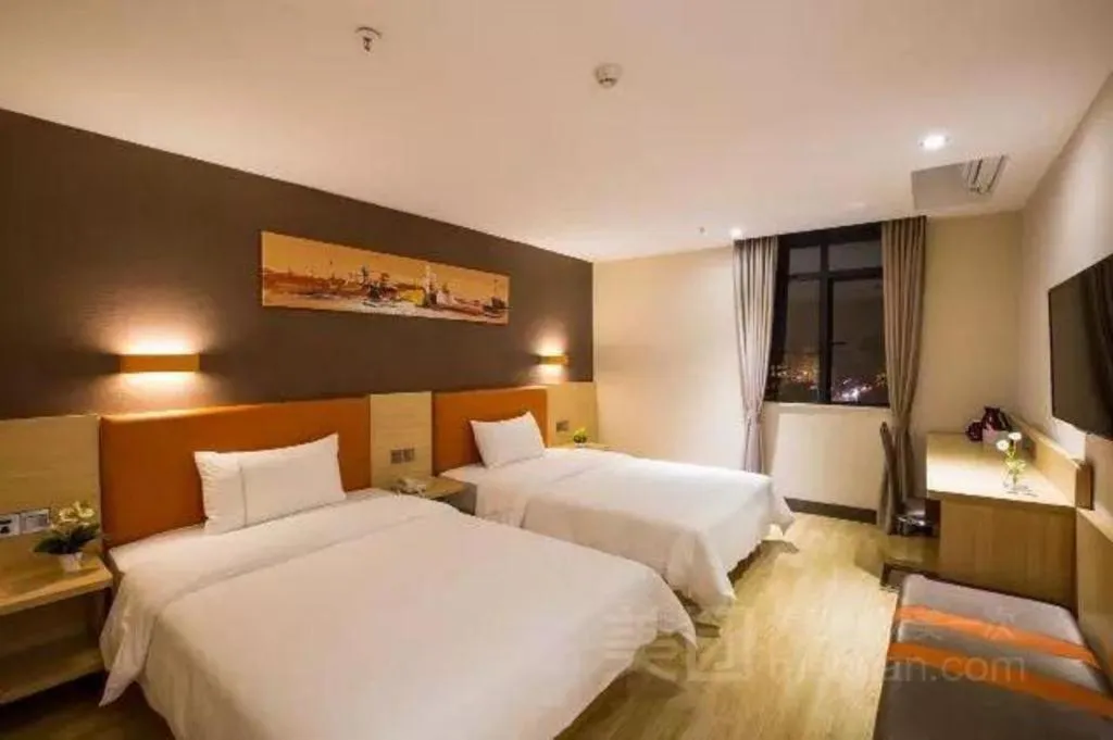 Bed in 7Days Premium Beijing Xidan Lingjing Hutong Metro Station Branch