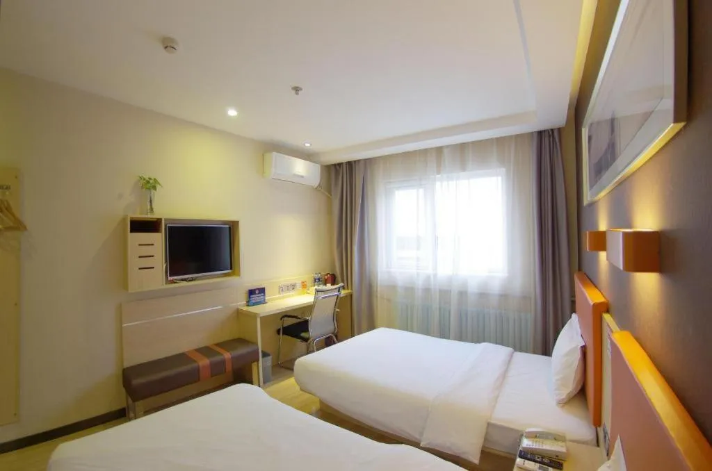 Bed in 7Days Premium Beijing Xidan Lingjing Hutong Metro Station Branch