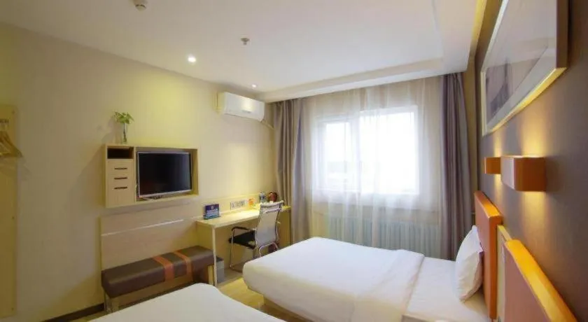 Bed in 7Days Premium Beijing Xidan Lingjing Hutong Metro Station Branch
