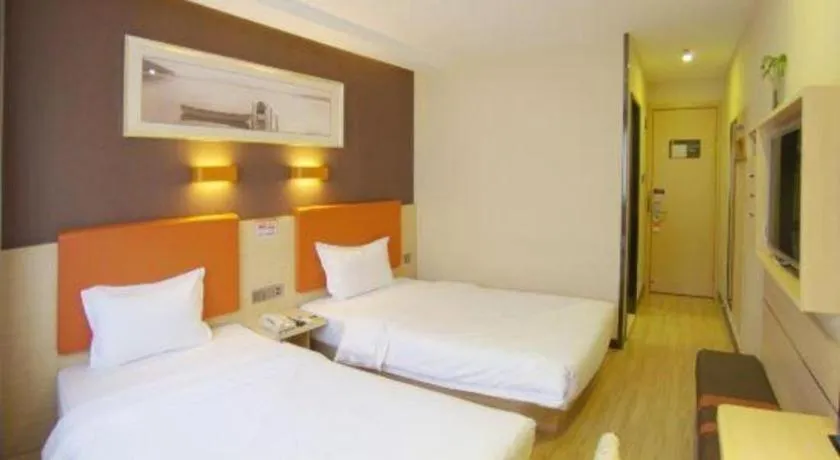 Bed in 7Days Premium Beijing Xidan Lingjing Hutong Metro Station Branch