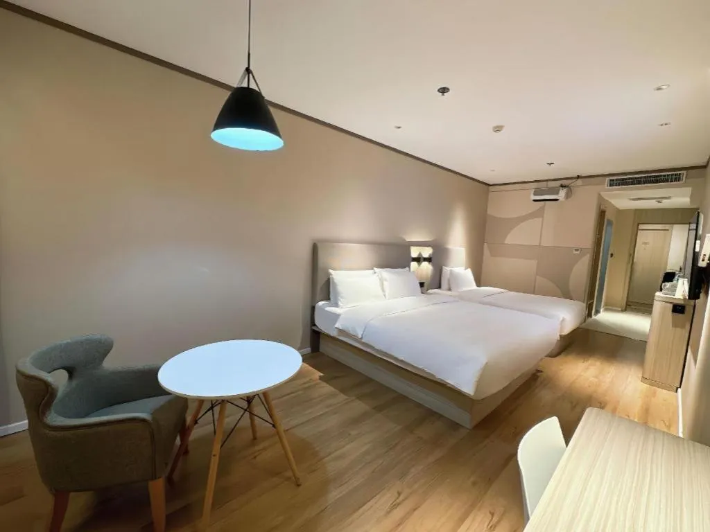 Hanting Hotel Harbin Railway Station Square