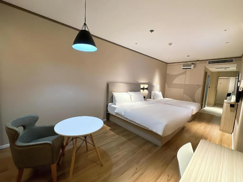 Hanting Hotel Harbin Railway Station Square