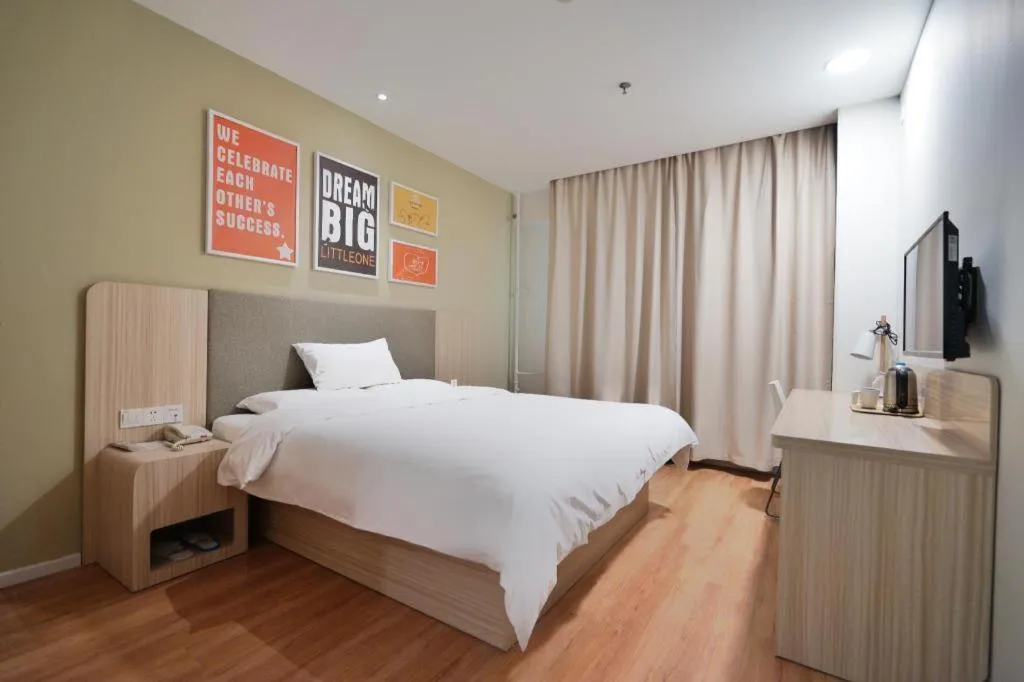 Hanting Hotel Harbin Railway Station Square