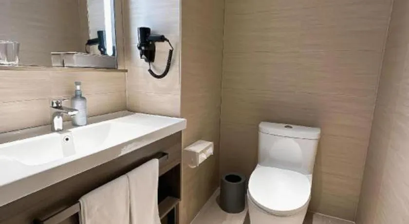 Hanting Hotel Harbin Railway Station Square