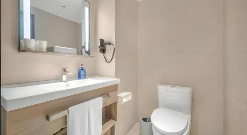 Hanting Hotel Harbin Railway Station Square