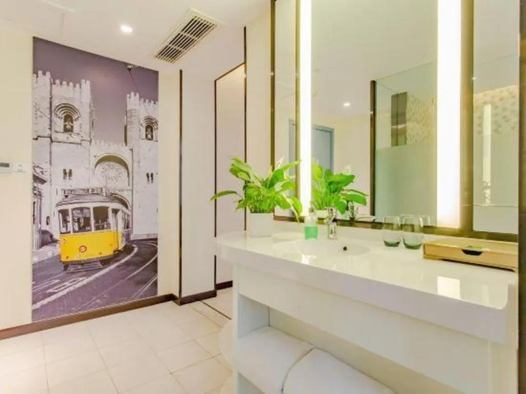 Ibis Styles Chengdu Chunxi Taikoo Li Hotel