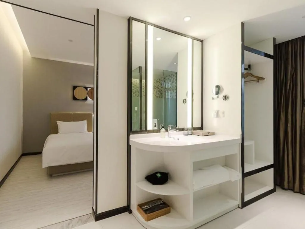 Bed in Ibis Styles Chengdu Chunxi Taikoo Li Hotel