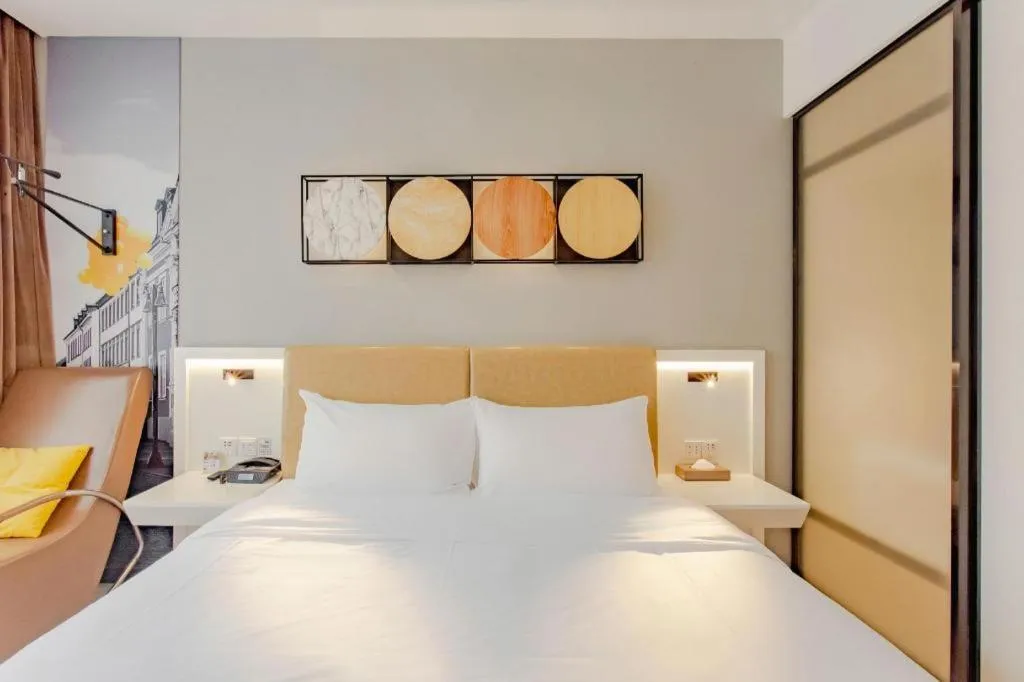 Bed in Ibis Styles Chengdu Chunxi Taikoo Li Hotel