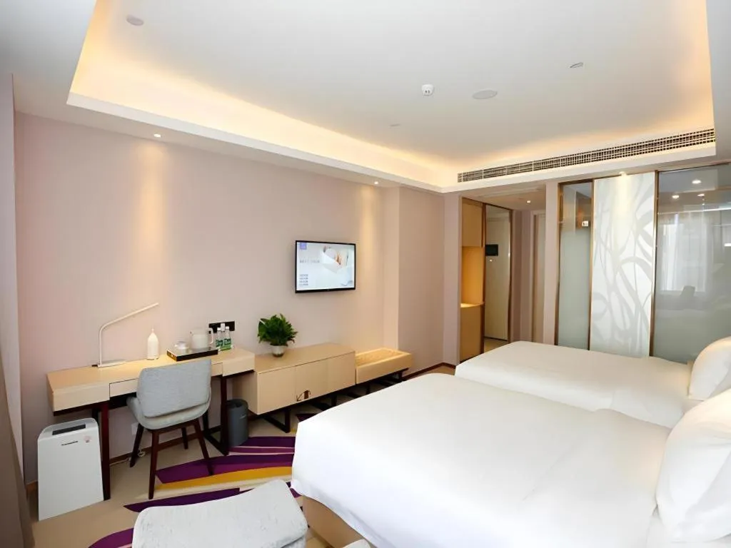 Bed in Lavande Hotel Bejing West Station South Square Lize Commercial Zone