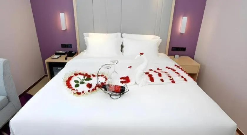 Bed in Lavande Hotel Bejing West Station South Square Lize Commercial Zone