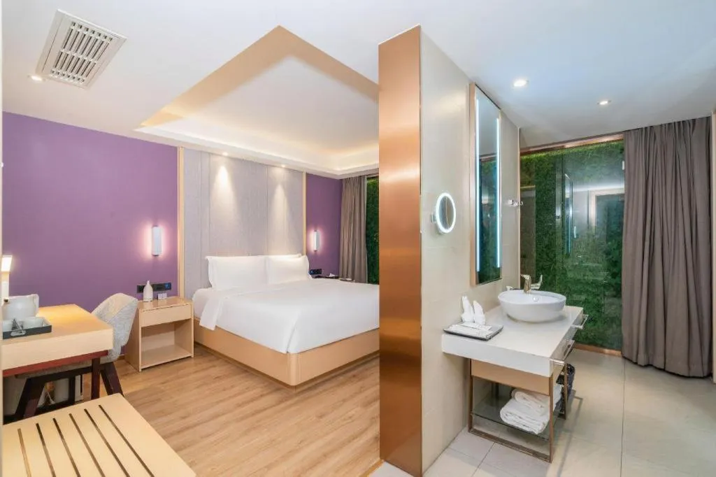 Bed in Lavande Hotel Bejing West Station South Square Lize Commercial Zone