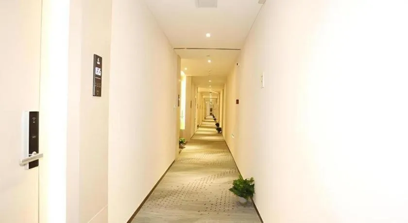 Lavande Hotel Bejing West Station South Square Lize Commercial Zone