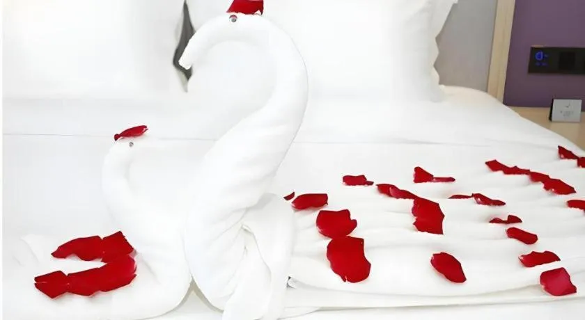 Bed in Lavande Hotel Bejing West Station South Square Lize Commercial Zone