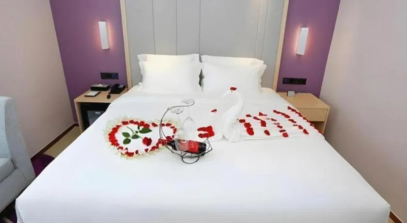 Bed in Lavande Hotel Bejing West Station South Square Lize Commercial Zone