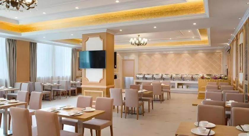 Vienna Hotel Guangdong Qingyuan Wanda Plaza Xincheng Beijiang