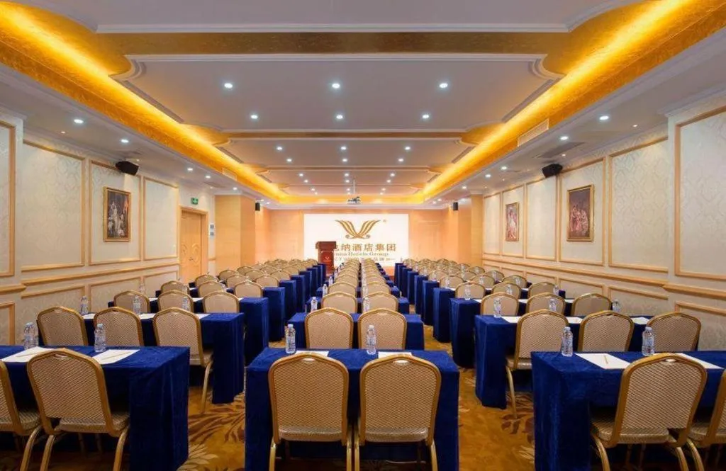 Vienna Hotel Guangdong Qingyuan Wanda Plaza Xincheng Beijiang
