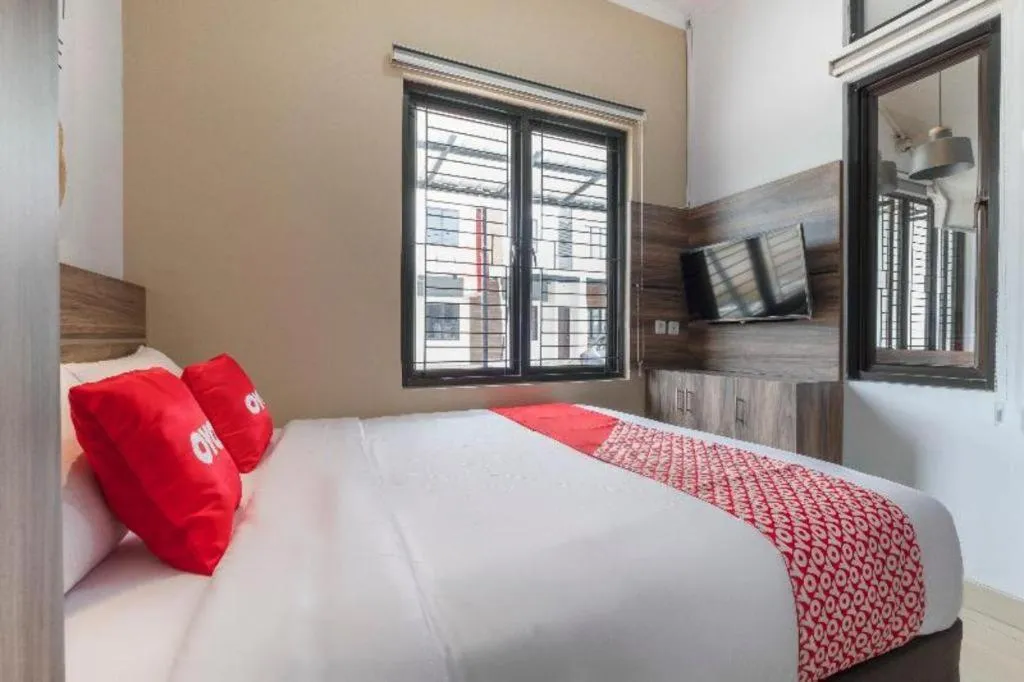 Bed in OYO Life 3246 Walnut Inn G-10