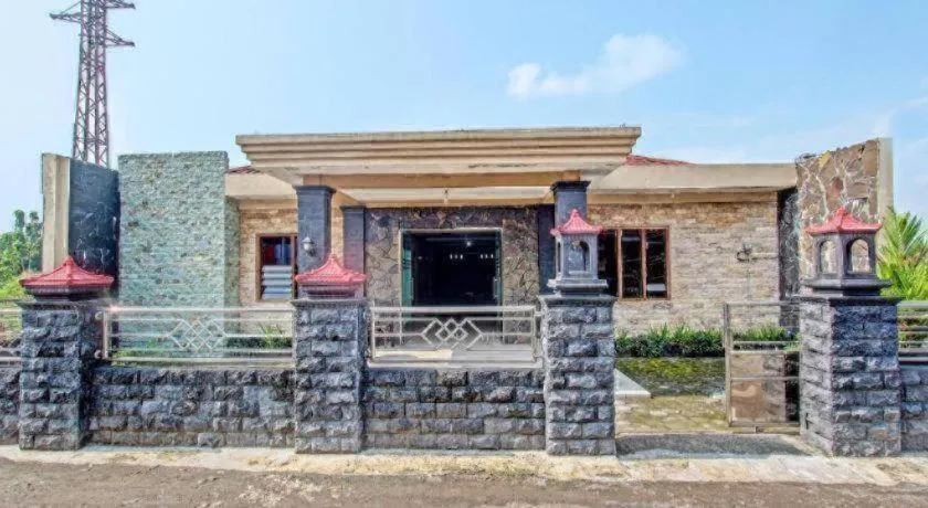 OYO 91353 Hotel Surya Andesa