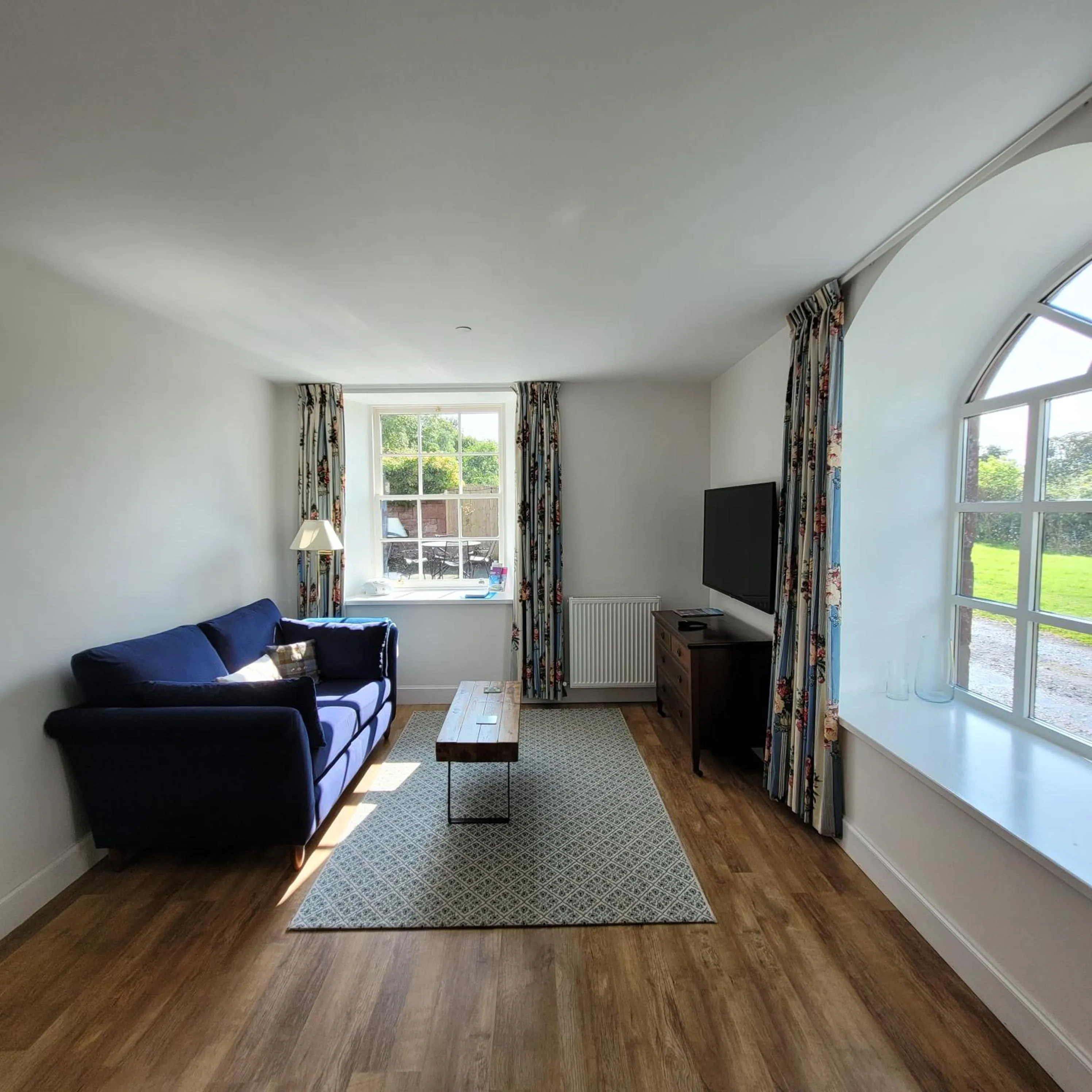 Living room in Loch Lomond Finnich Cottages