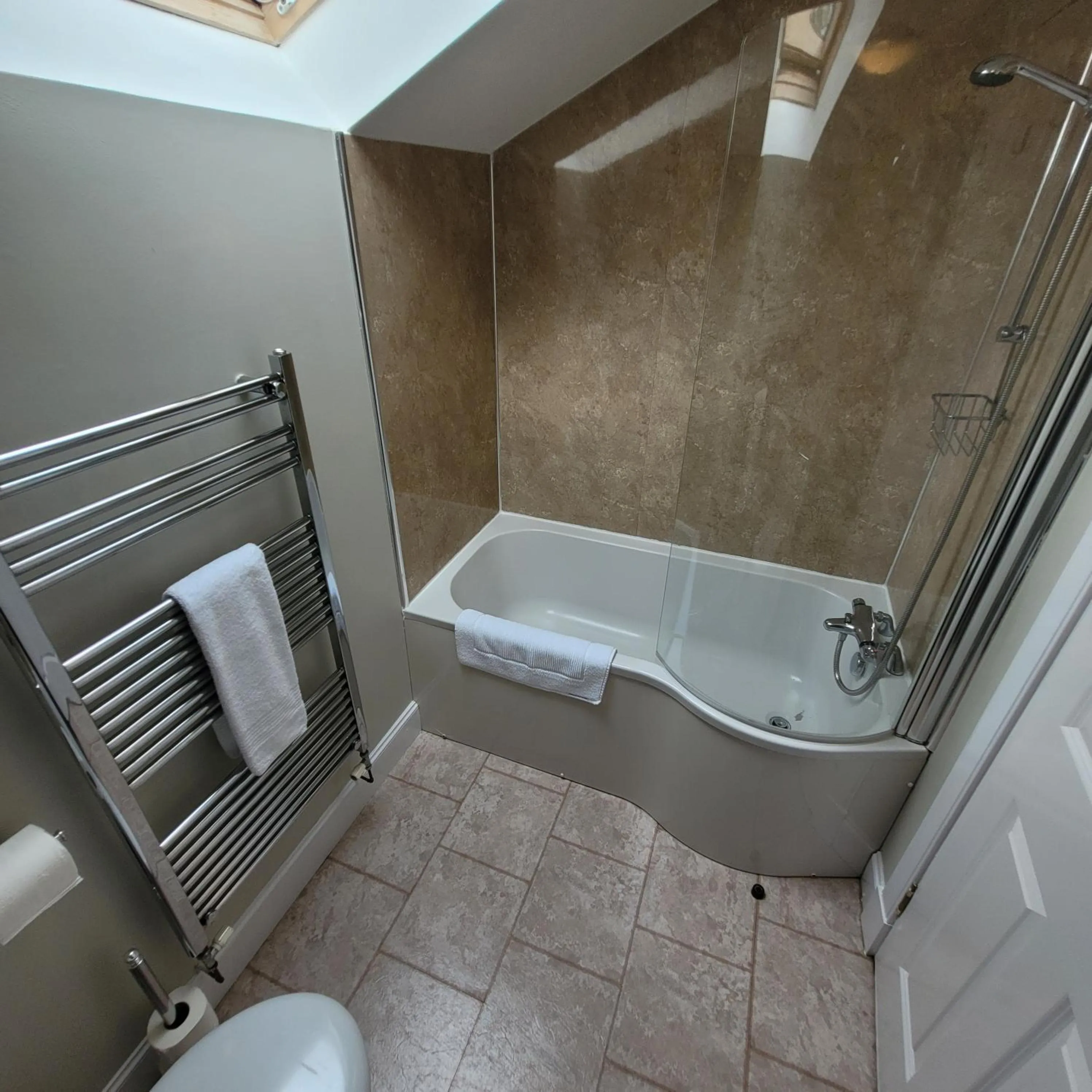 Shower in Loch Lomond Finnich Cottages