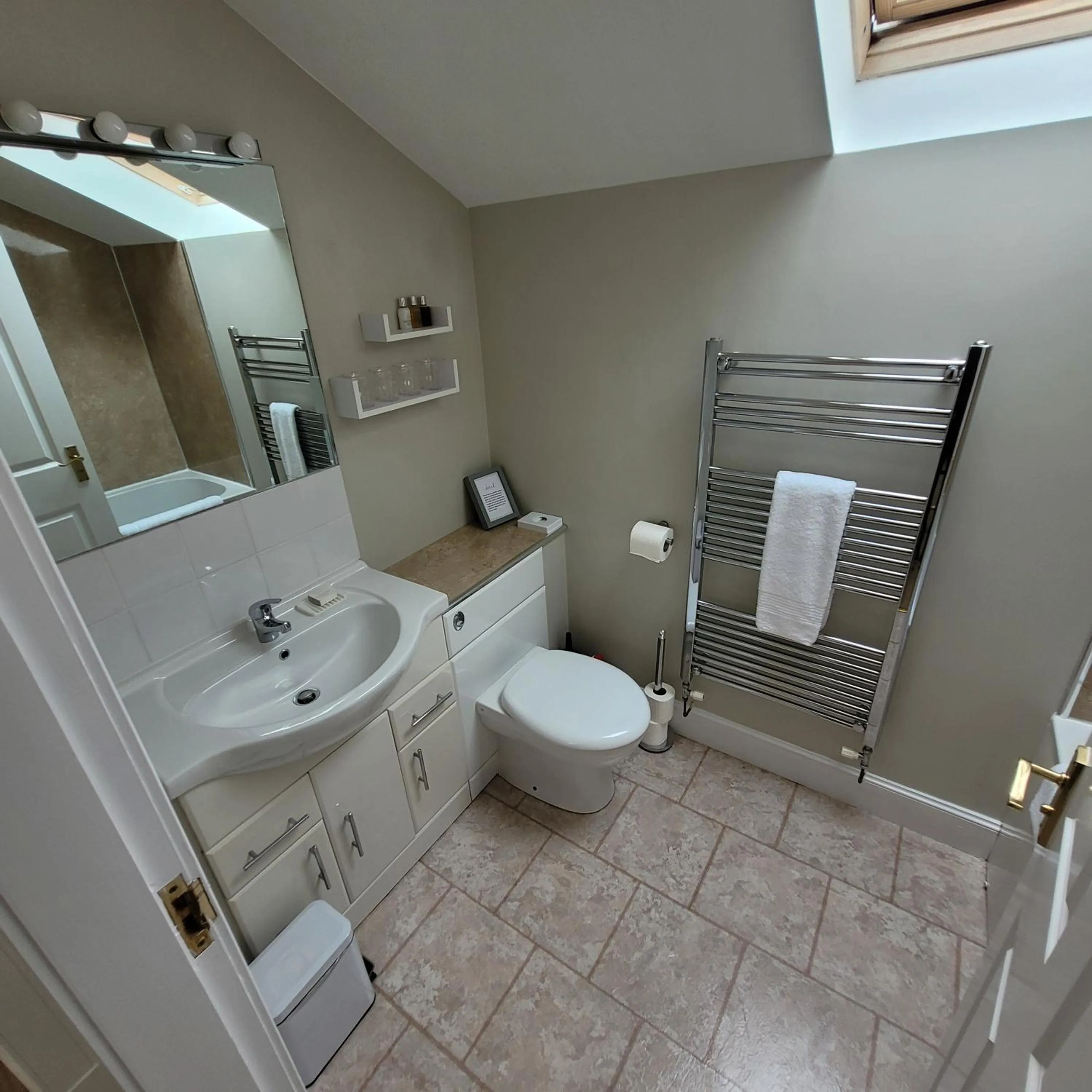 Toilet in Loch Lomond Finnich Cottages