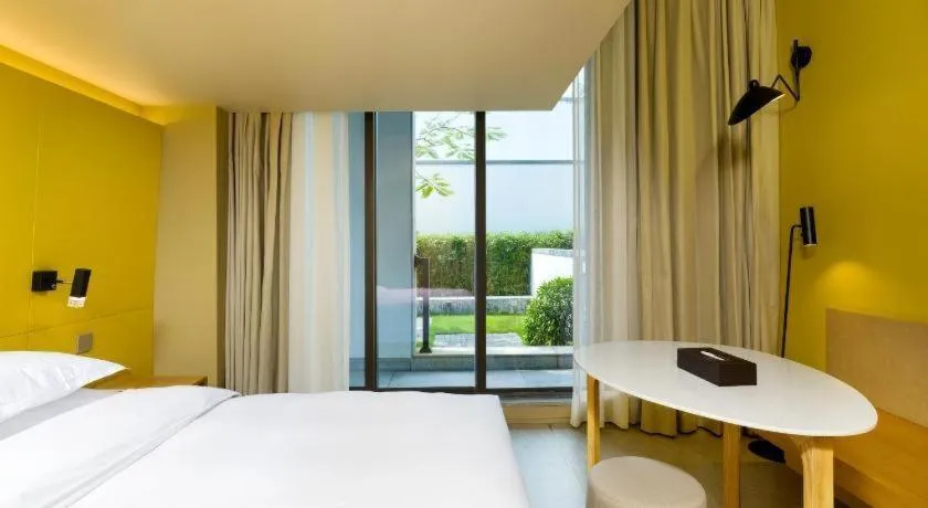 Bed in SongShan Lake PingShang Serviced Hotel