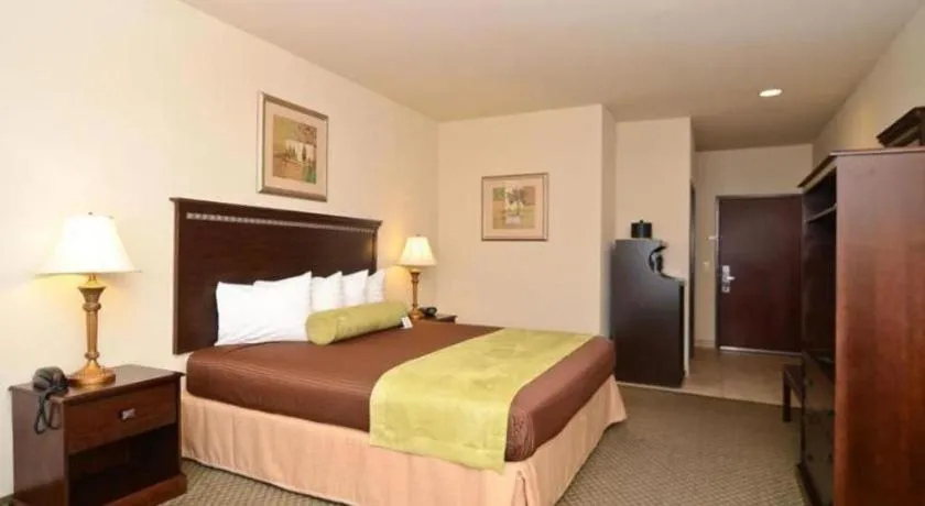 Bed in Best Western La Grange Inn & Suites
