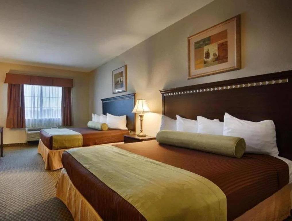 Bed in Best Western La Grange Inn & Suites