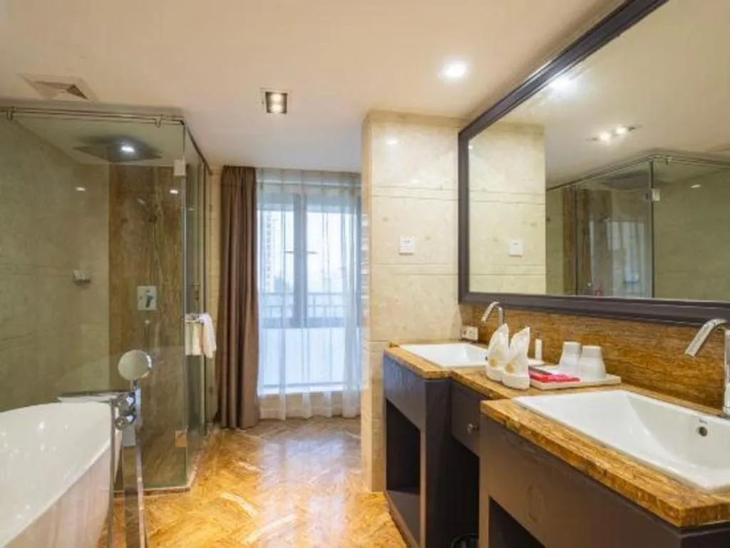 Ramada Encore by Wyndham Qionghai Downtown