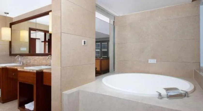 Ramada Encore by Wyndham Qionghai Downtown