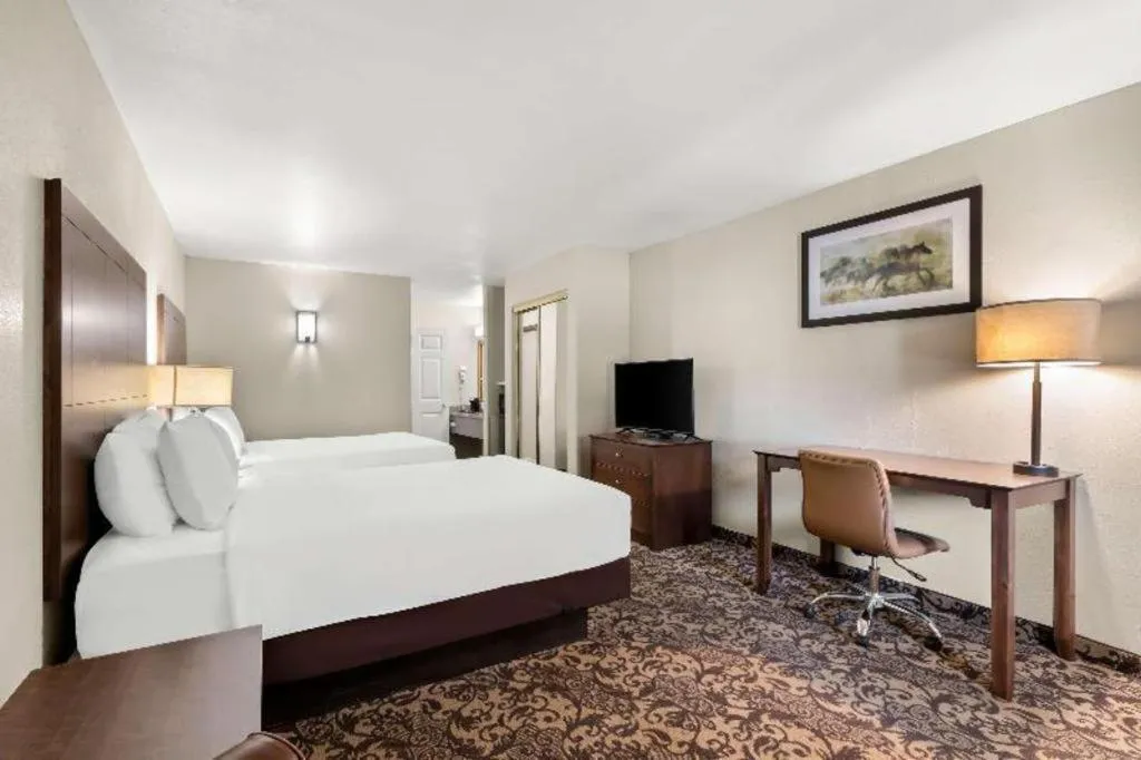 Bed in Best Western George West Executive Inn