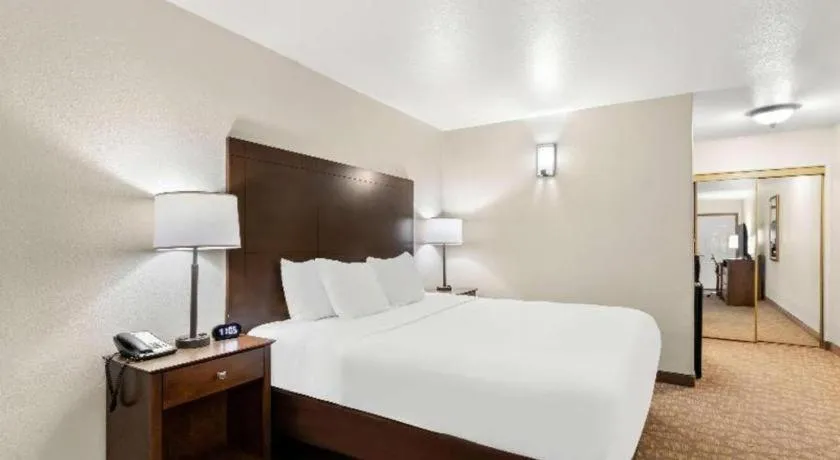 Bed in Best Western George West Executive Inn