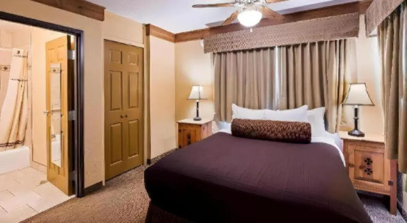 Bed in Best Western Rivers Edge
