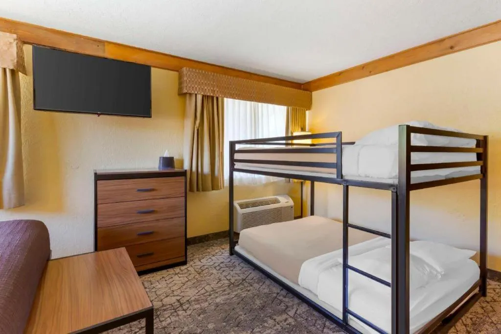Bed in Best Western Rivers Edge