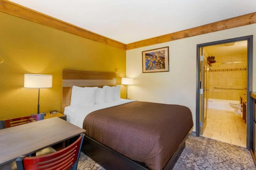 Bed in Best Western Rivers Edge