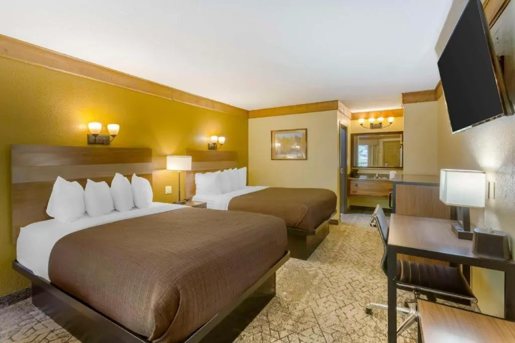 Bed in Best Western Rivers Edge