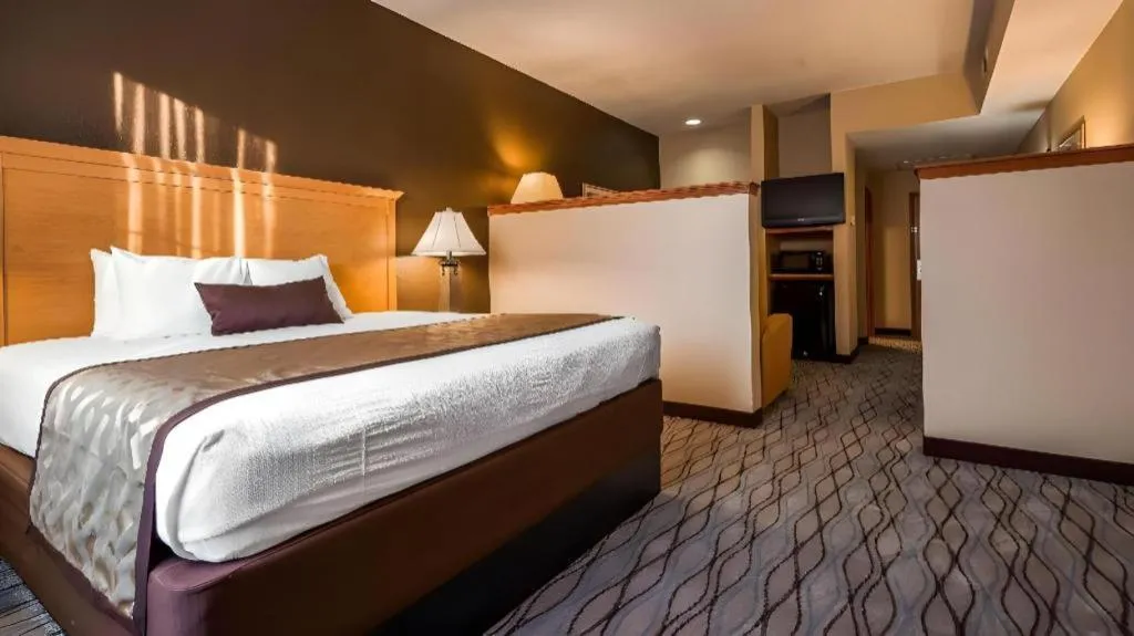 Bed in Best Western Locust Grove Inn & Suites