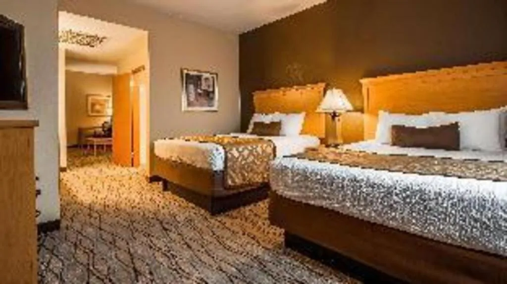 Bed in Best Western Locust Grove Inn & Suites