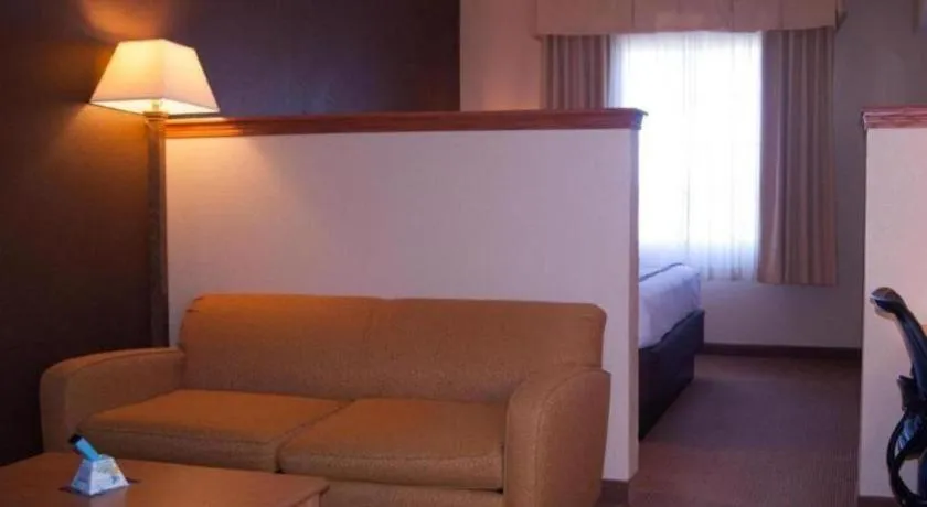 Bed in Best Western Locust Grove Inn & Suites