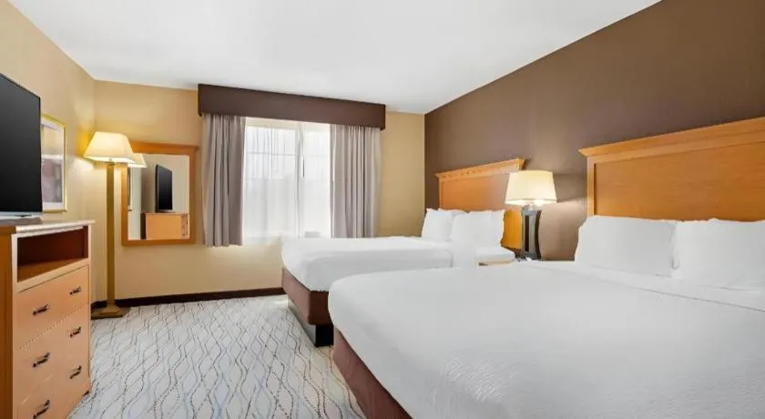 Bed in Best Western Locust Grove Inn & Suites