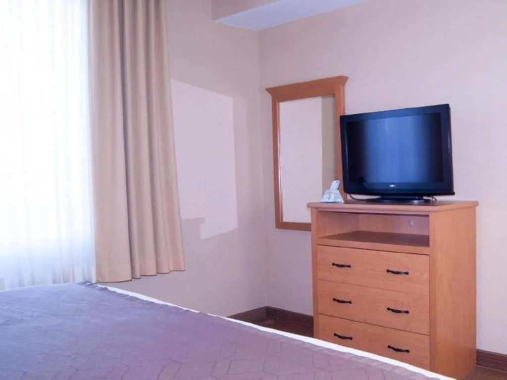 Bed in Best Western Locust Grove Inn & Suites