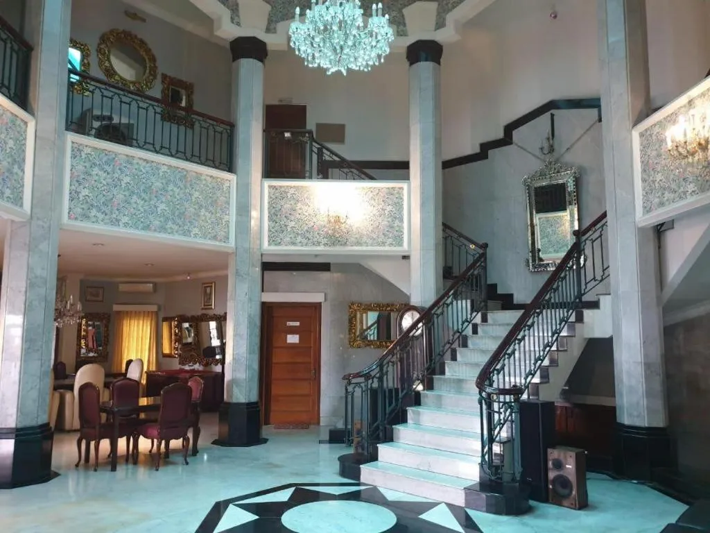 Arimbi Pejaten Suites