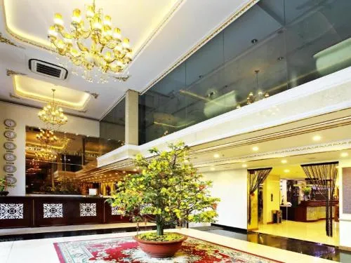 Golden Crown Hotel Saigon