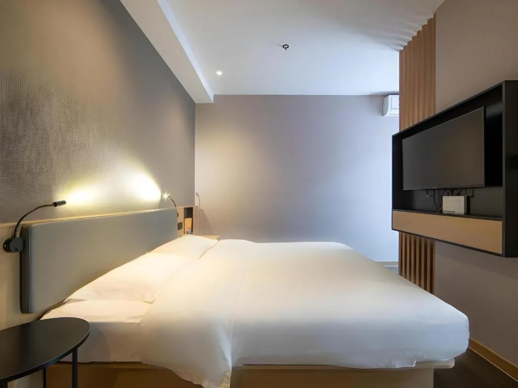 Bed in GreenTree Inn JiangSu NanJing South Railway Station South Square Express Hotel