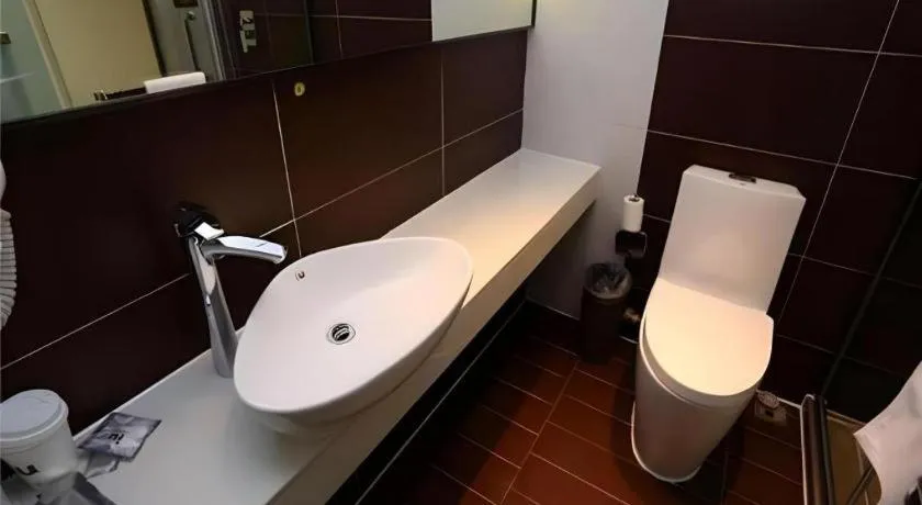 IU Hotel Tianjin Tianta Scenic Spot Wujiayao Metro Station