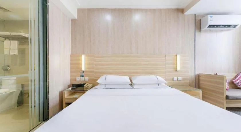 Bed in City Comfort Inn Guangzhou Jiaokou Metro Station
