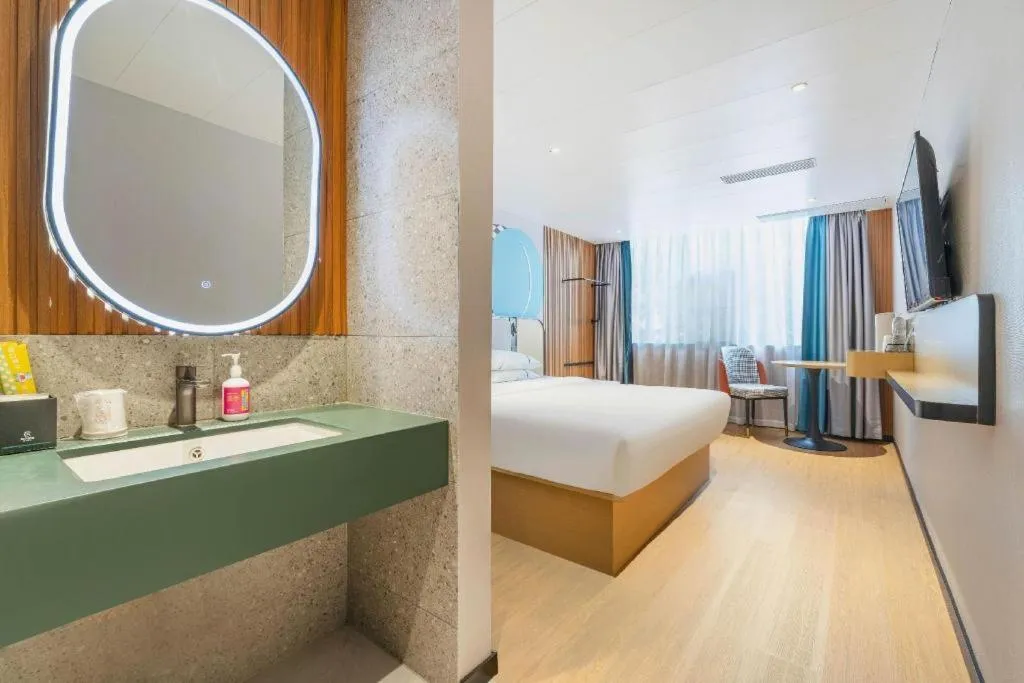 Bed in City Comfort Inn Guangzhou Jiaokou Metro Station