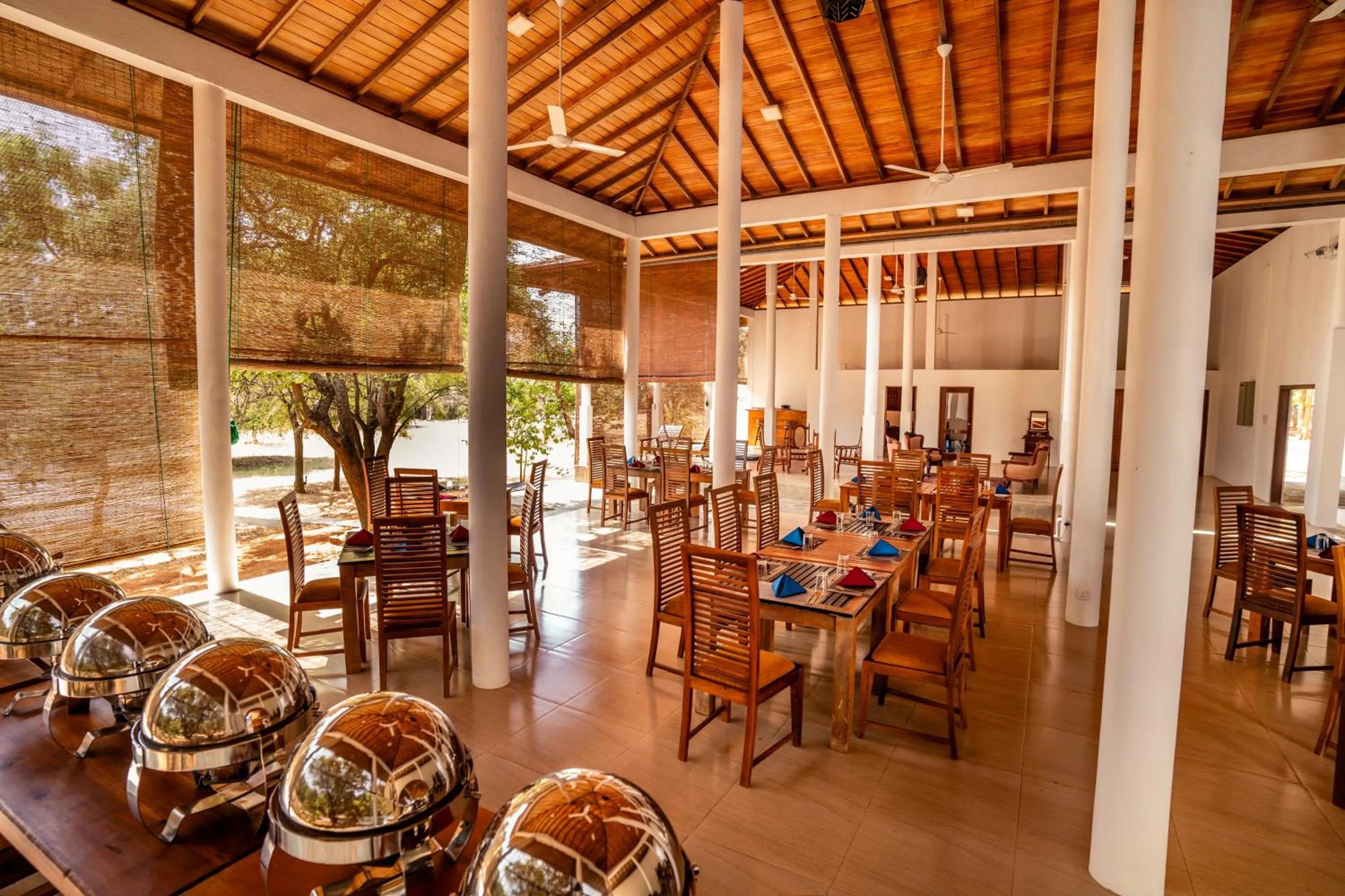 Restaurant/places to eat in Pothana Village