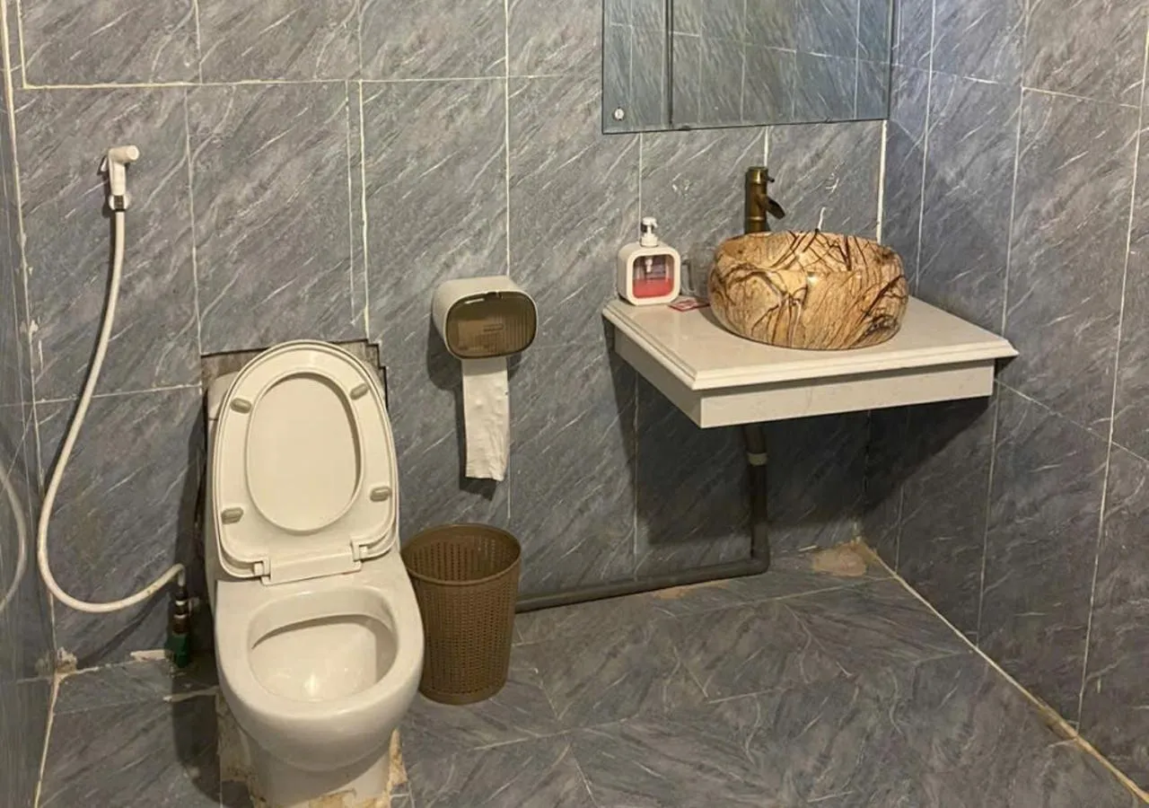 Toilet in MOTOGO Home