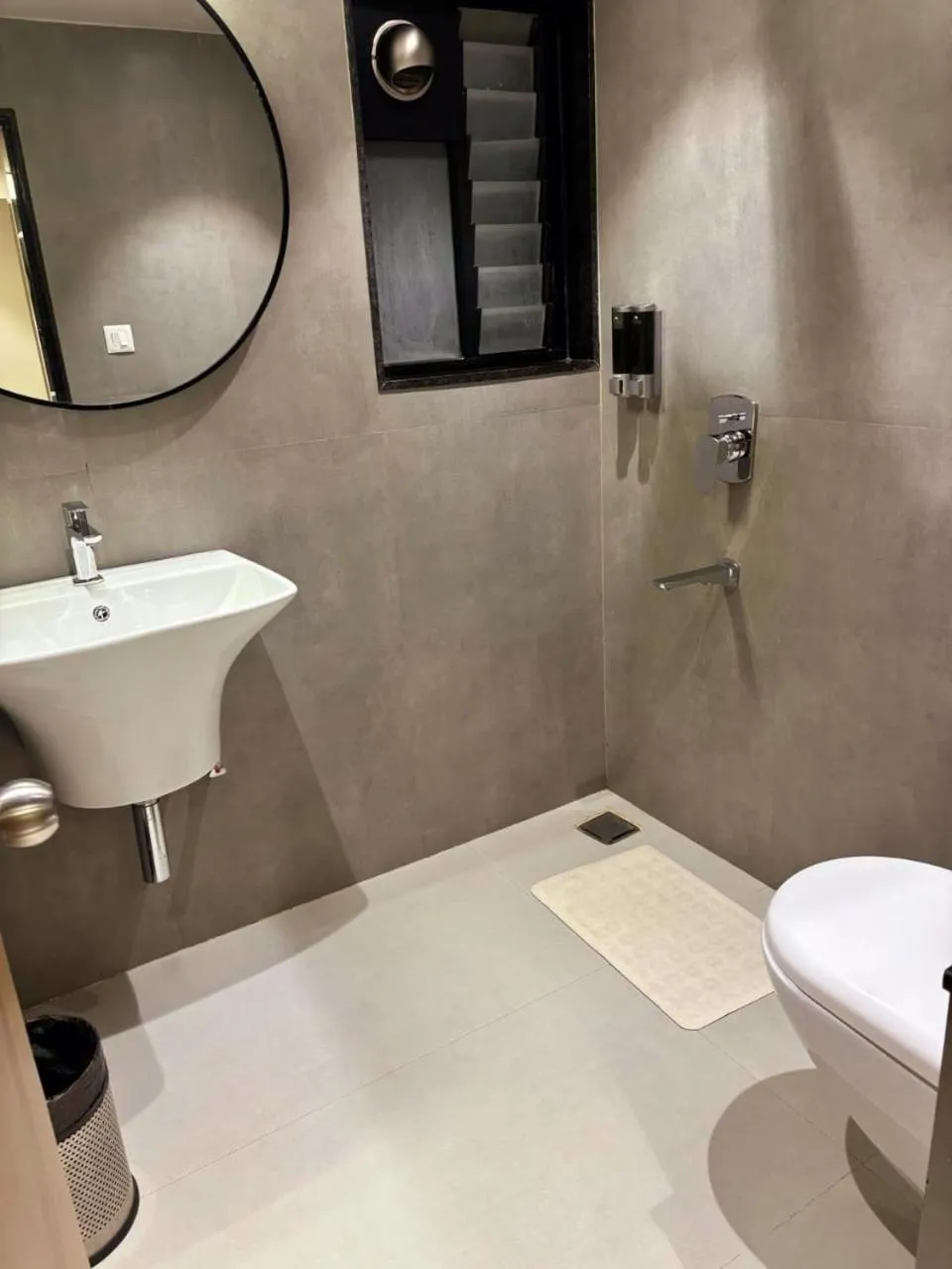 Toilet in SIVANTA by BOMBAY GROUP OF HOTELS NAGPUR